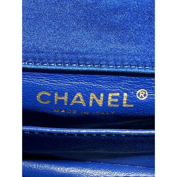 Vintage Chanel cornflower extra mini satin flap bag - Picture 9 of 11